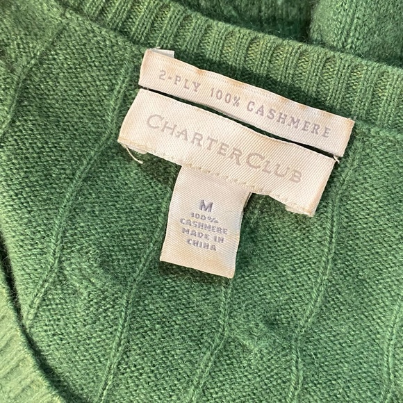Charter Club 100% Cashmere Women’s Green Cableknit V-Neck Sweater Medium - Picture 3 of 3